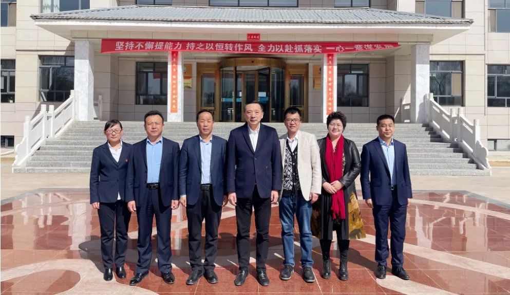 充分(fēn)發揮隴藥獨特優勢,推動甘肅中醫(yī)藥高(gāo)質量發展 充分(fēn)發揮隴藥獨特優勢,推動甘肅中醫(yī)藥高(gāo)質量發展