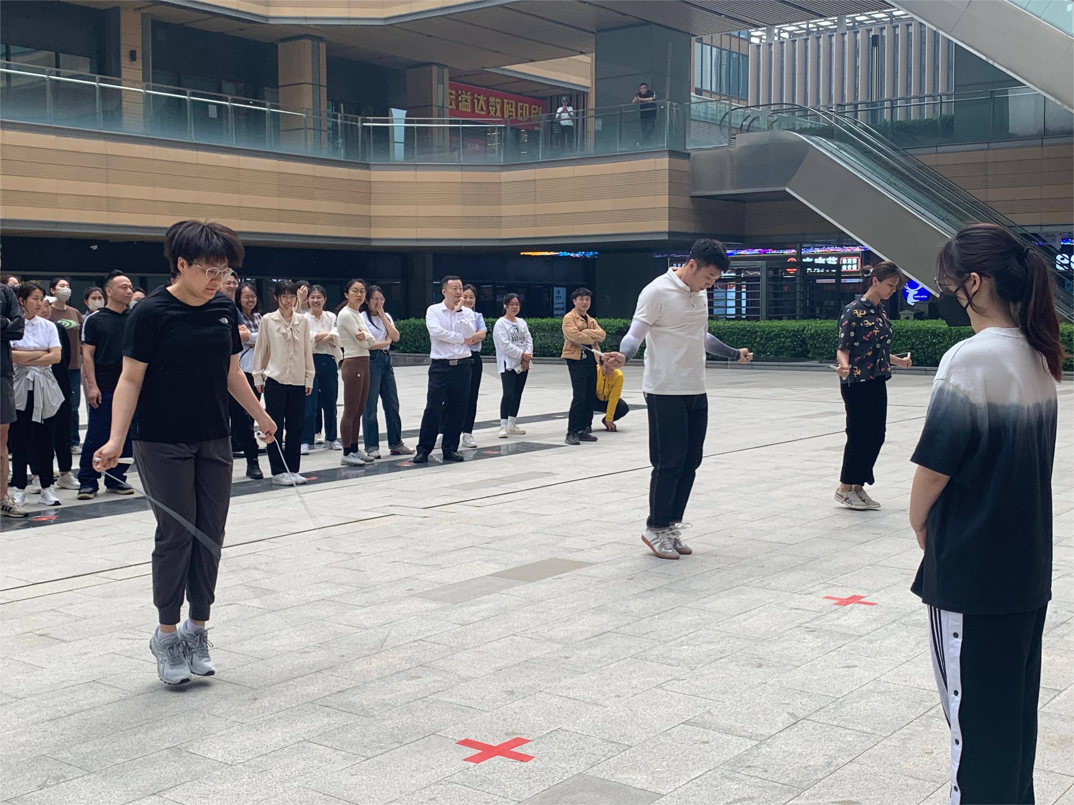 弘揚五四精神,綻放(fàng)青春風(fēng)采 ——康衆集團黨支部積極參與中關村(cūn)豐台科(kē)技(jì)園區(qū)運動會(huì) 弘揚五四精神,綻放(fàng)青春風(fēng)采 ——康衆集團黨支部積極參與中關村(cūn)豐台科(kē)技(jì)園區(qū)運動會(huì)