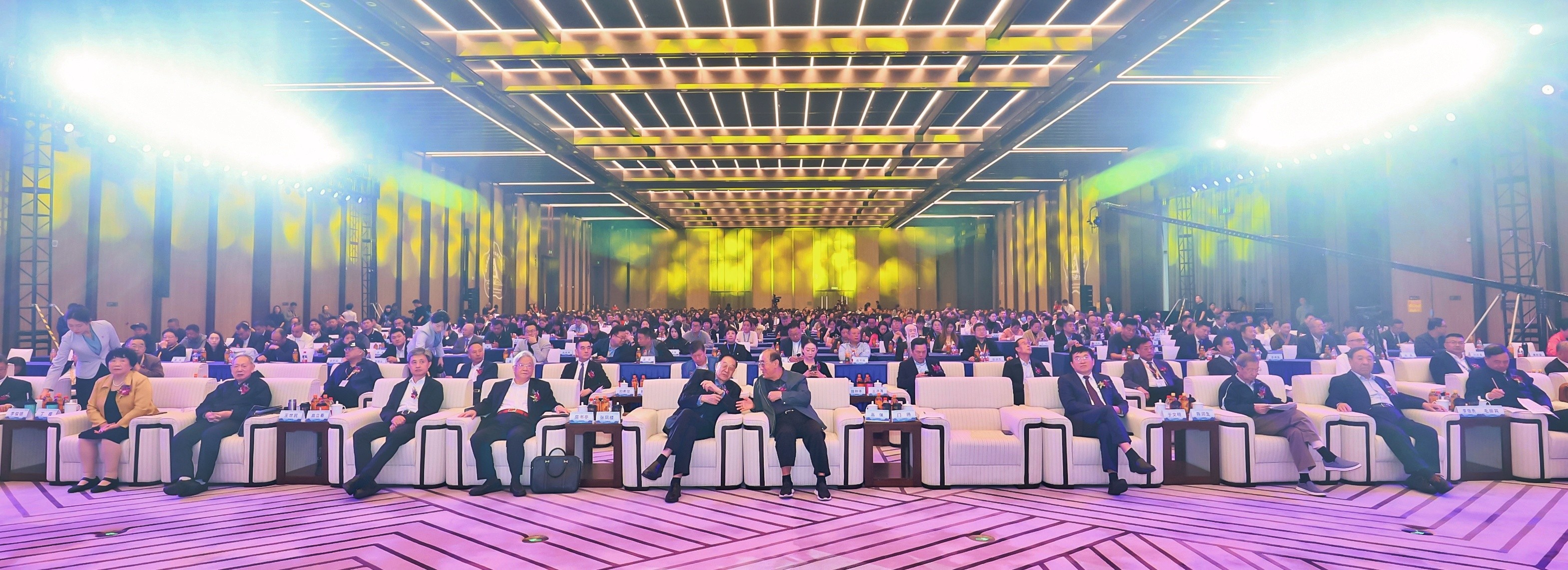 康衆集團與雄促會(huì)達成戰略合作(zuò)，正式成為(wèi)副會(huì)長(cháng)單位，攜手助力中醫(yī)藥高(gāo)質量發展！