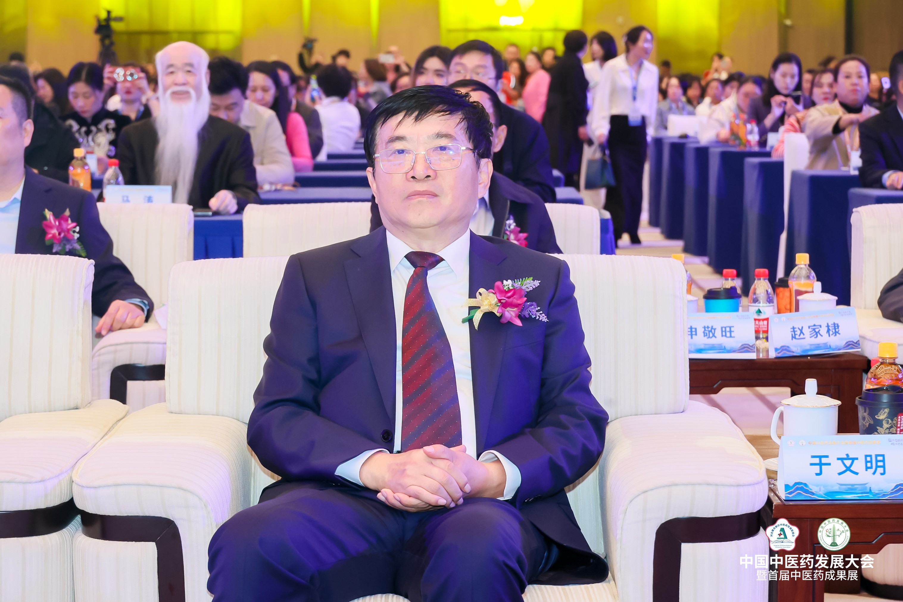 康衆集團與雄促會(huì)達成戰略合作(zuò)，正式成為(wèi)副會(huì)長(cháng)單位，攜手助力中醫(yī)藥高(gāo)質量發展！