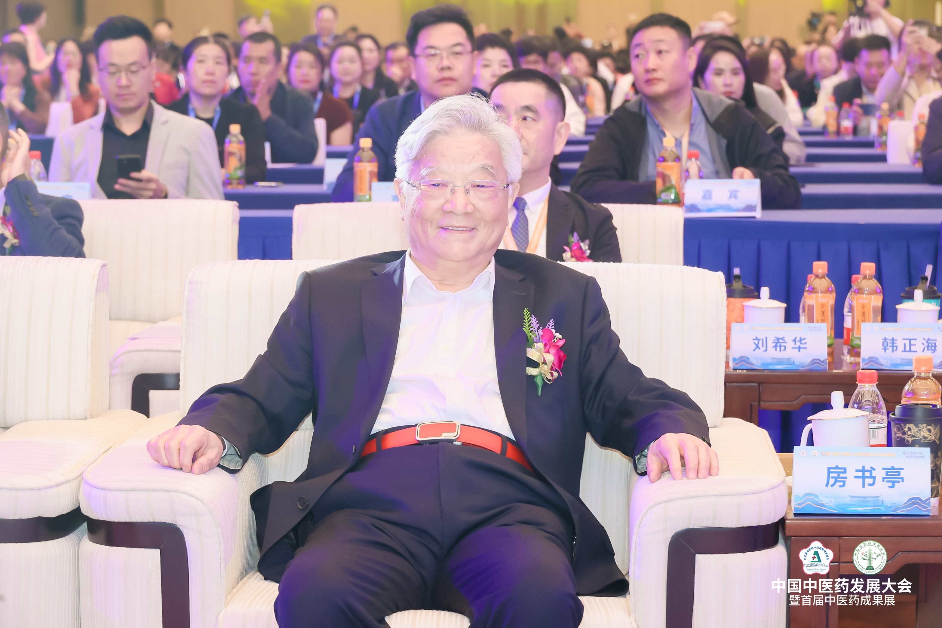 康衆集團與雄促會(huì)達成戰略合作(zuò)，正式成為(wèi)副會(huì)長(cháng)單位，攜手助力中醫(yī)藥高(gāo)質量發展！