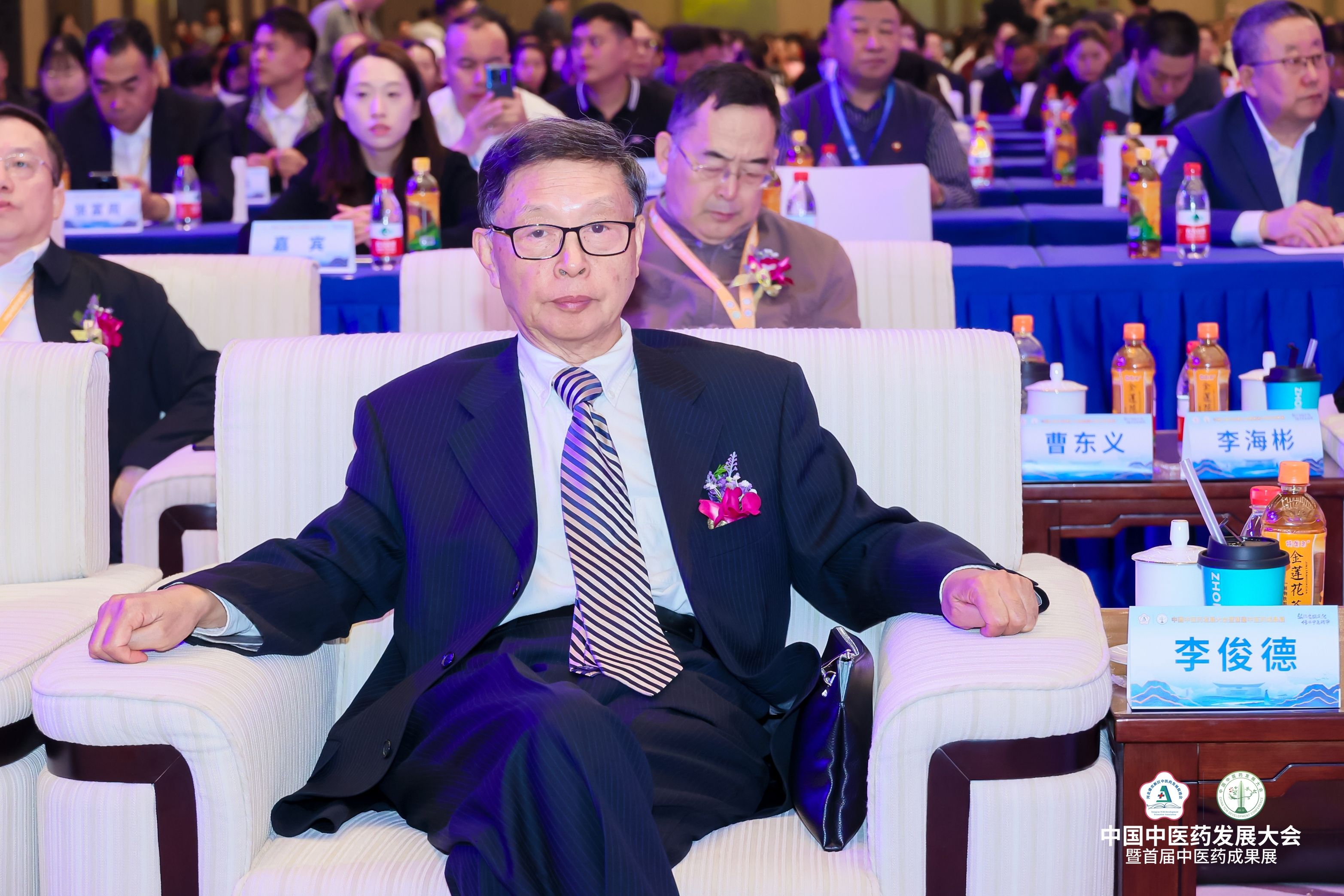 康衆集團與雄促會(huì)達成戰略合作(zuò)，正式成為(wèi)副會(huì)長(cháng)單位，攜手助力中醫(yī)藥高(gāo)質量發展！