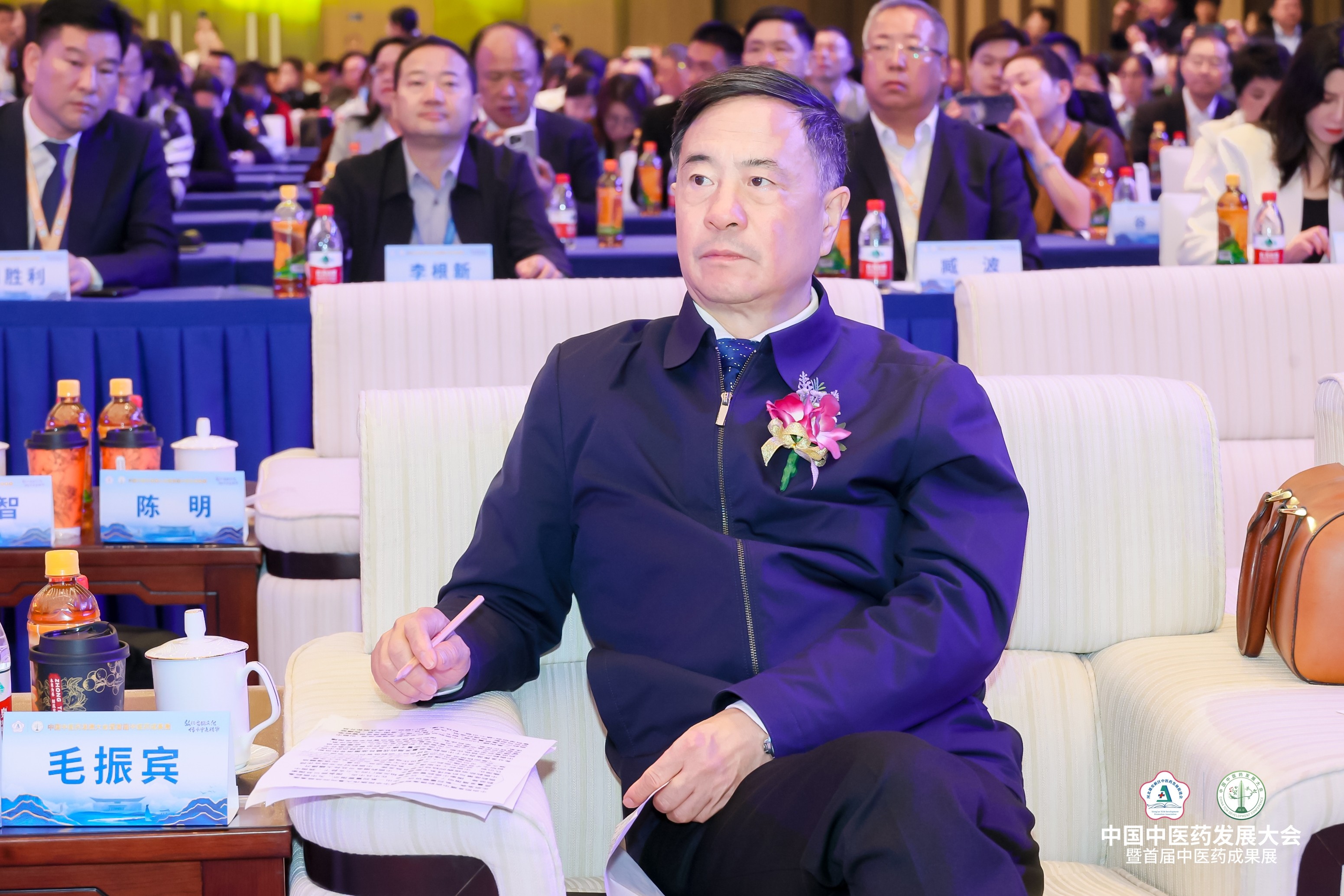 康衆集團與雄促會(huì)達成戰略合作(zuò)，正式成為(wèi)副會(huì)長(cháng)單位，攜手助力中醫(yī)藥高(gāo)質量發展！