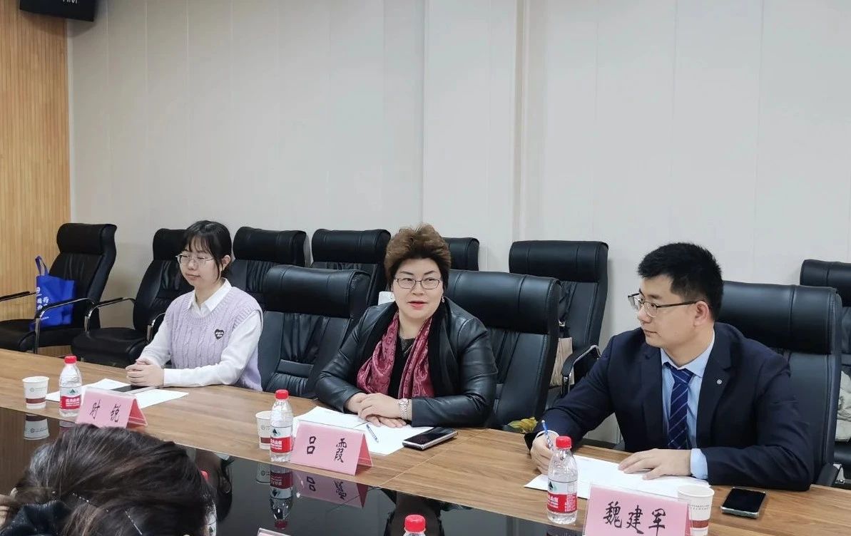 康衆時(shí)代集團赴中國(guó)中醫(yī)科(kē)學院西(xī)苑醫(yī)院山(shān)西(xī)醫(yī)院考察交流,深化(huà)合作(zuò)、共赢發展 康衆時(shí)代集團赴中國(guó)中醫(yī)科(kē)學院西(xī)苑醫(yī)院山(shān)西(xī)醫(yī)院考察交流,深化(huà)合作(zuò)、共赢發展