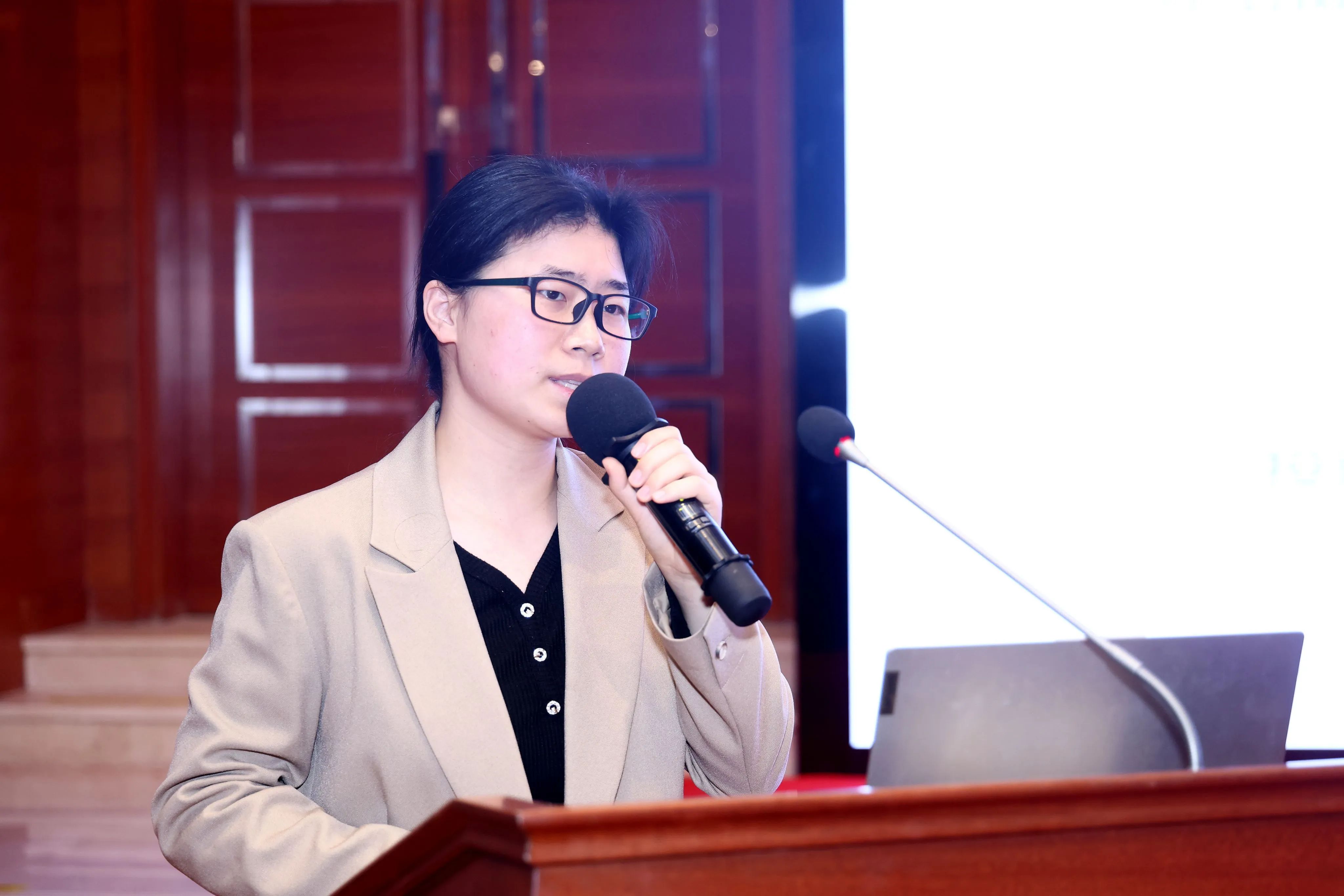 《保濟口服液臨床應用(yòng)專家(jiā)共識》第一(yī)次專家(jiā)討(tǎo)論會(huì)在京順利召開(kāi)