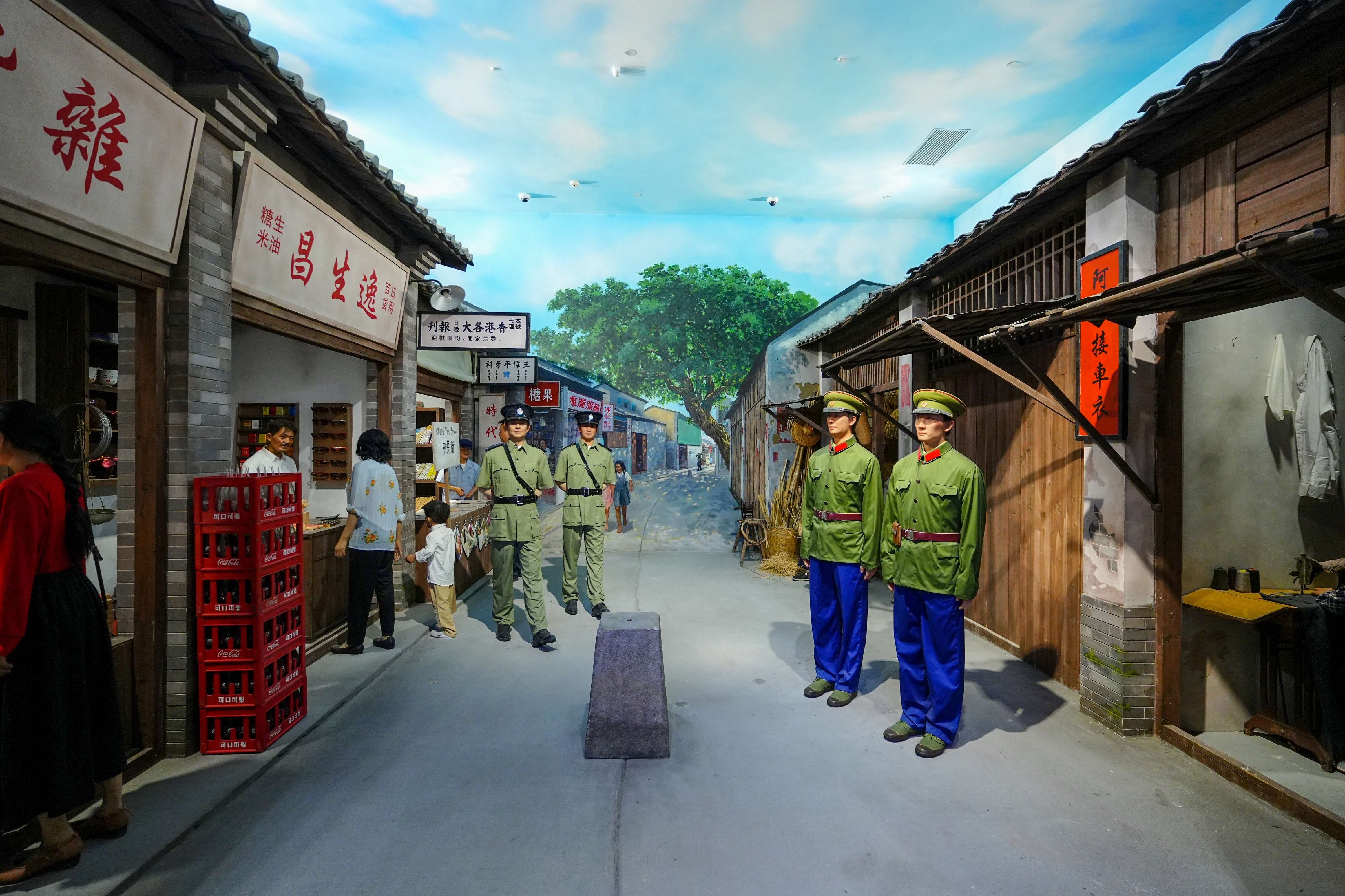 蓮花(huā)峰頂憶改革壯舉，珠江潮頭繪時(shí)代藍(lán)圖——康衆集團黨支部赴深圳開(kāi)展主題黨日(rì)活動