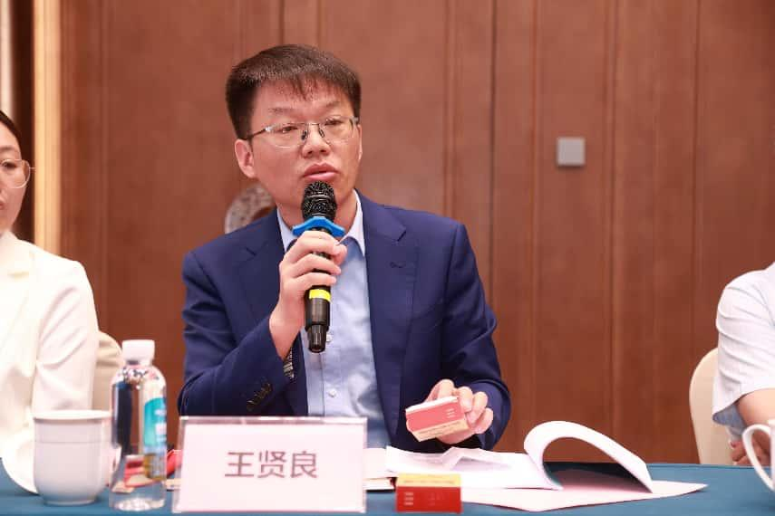 《心寶丸臨床應用(yòng)專家(jiā)共識》第一(yī)次專家(jiā)討(tǎo)論會(huì)順利召開(kāi)