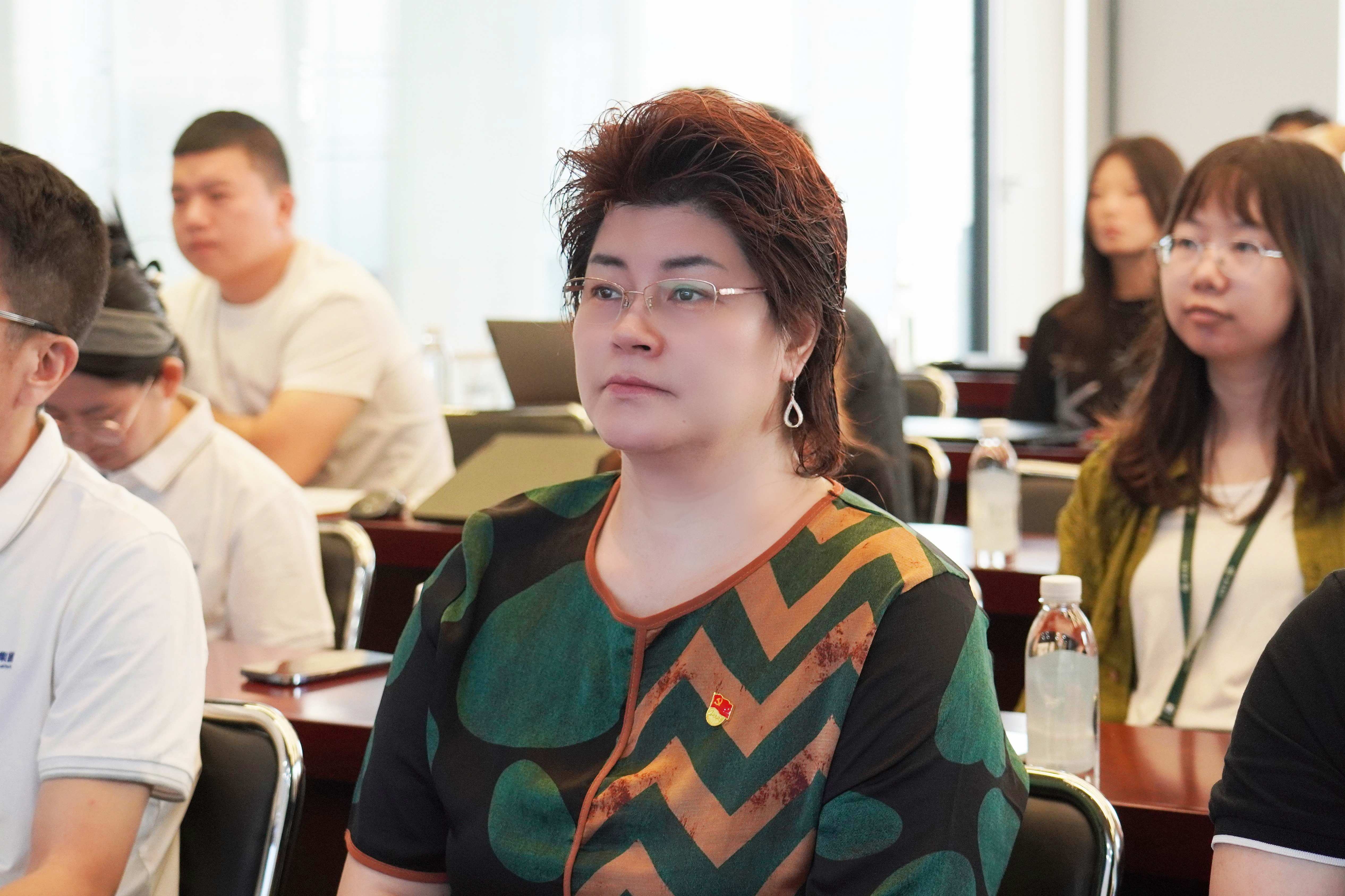 銘記曆史，緻敬英烈；凝聚力量，奮發前行(xíng) ——康衆集團黨支部組織集體(tǐ)觀看(kàn)紀念中國(guó)人(rén)民(mín)抗日(rì)戰争暨世界反法西(xī)斯戰争勝利80周年(nián)閱兵(bīng)式